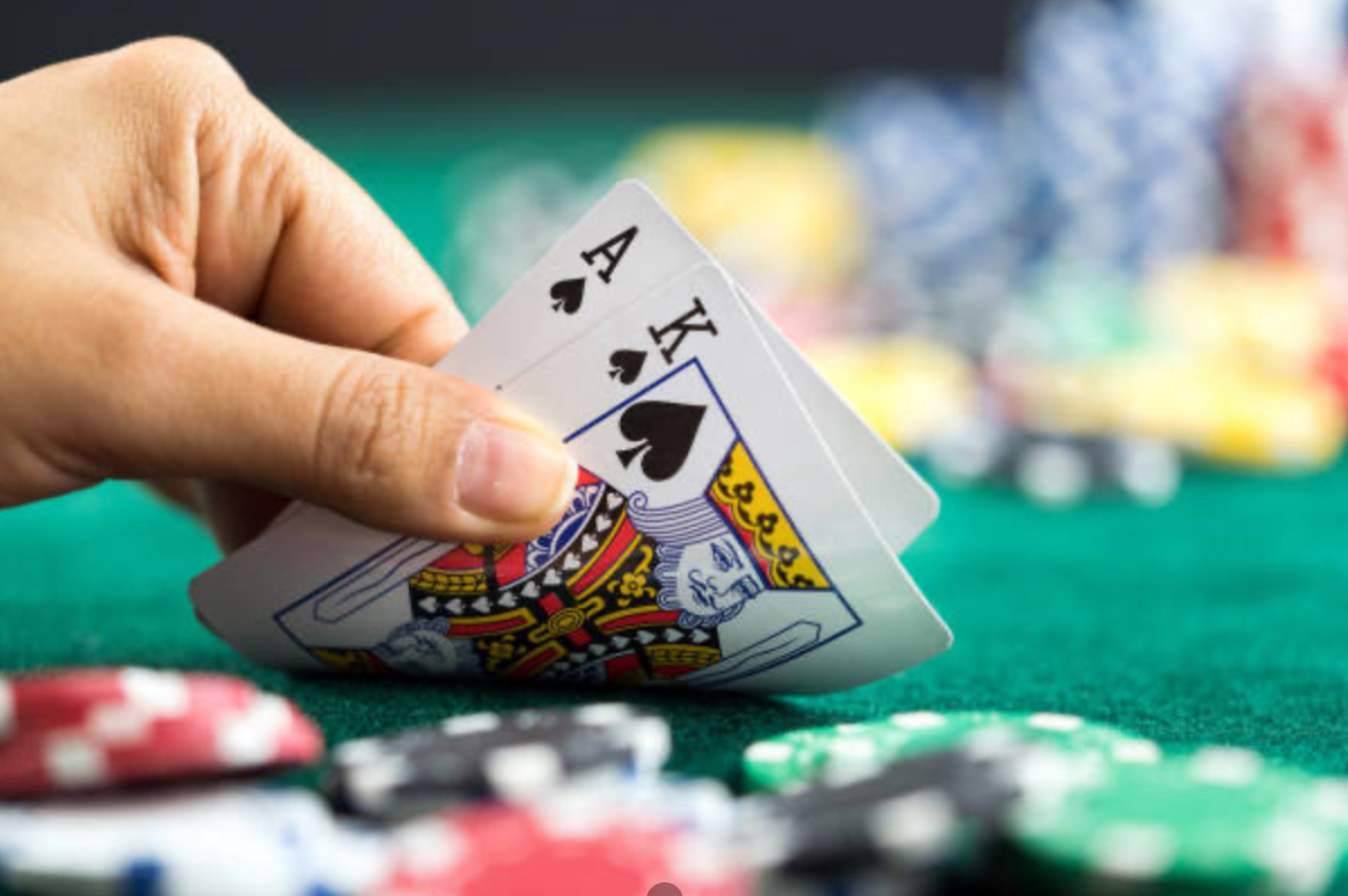 Luật chơi bài Poker vô cùng đơn giản